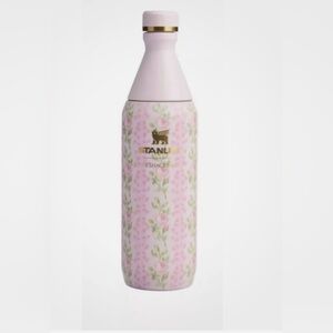 New The Stanley x LoveShackFancy All Day Slim Bottle 20 oz Blooming Heirloom